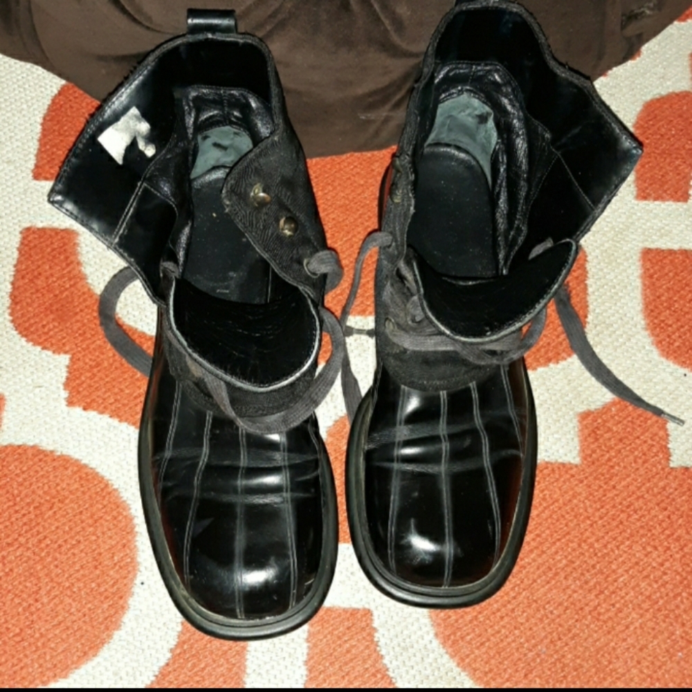 Combat boots